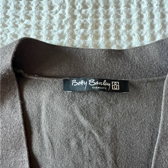 Brown Betty Barclay button top *Size* 6 - Picture 4 of 5